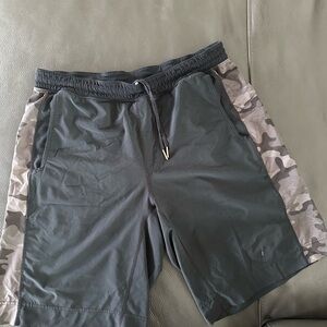 Men's Lululemon Black and Gray Camouflage workout Shorts